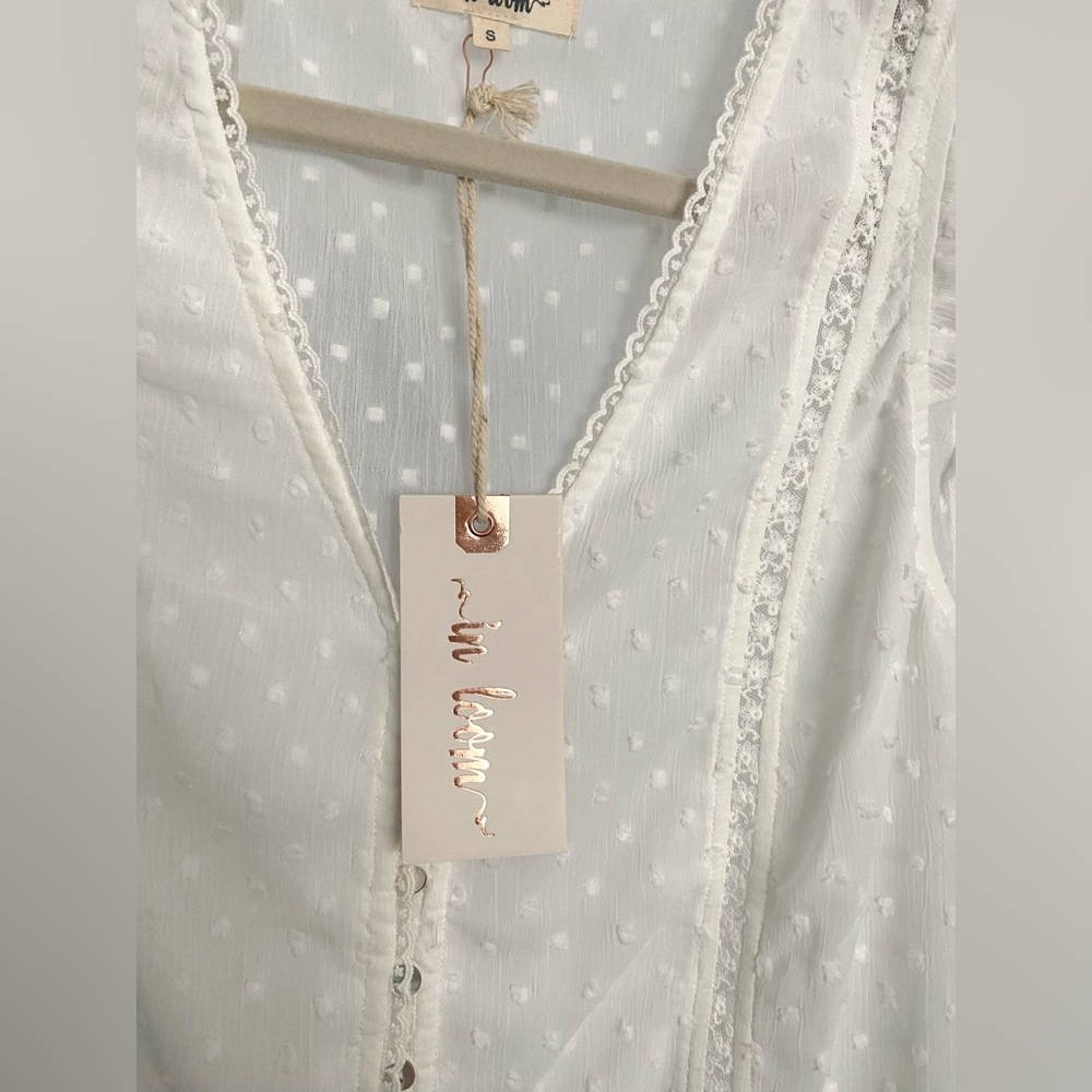 NWT White Ruffled Button-Down Top - Picture 3 of 4